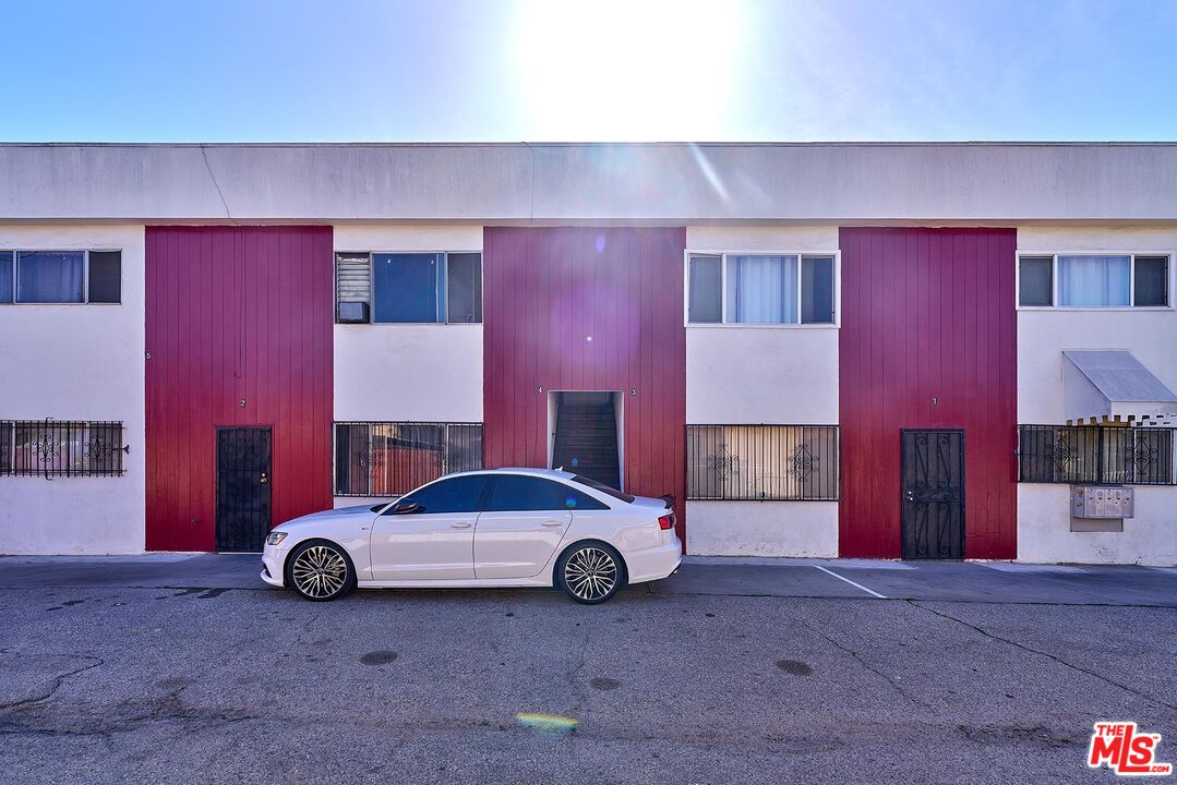 Property photo for 3568 S Budlong Ave, Los Angeles, CA