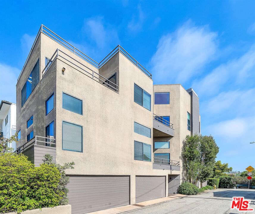Property photo for 15 Via Marina Ct, Marina Del Rey, CA