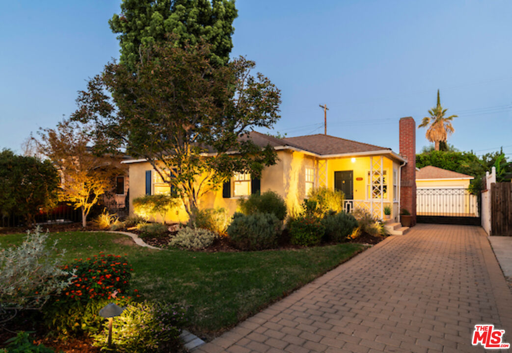 Property photo for 6726 Densmore Ave, Lake Balboa, CA