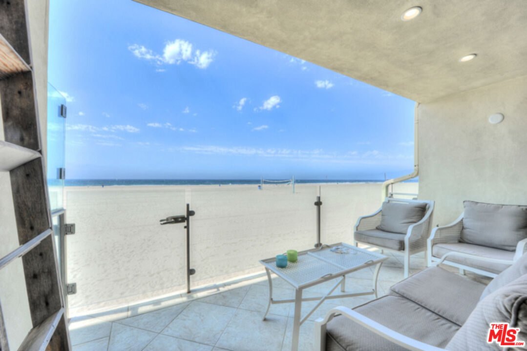 Property photo for 4 Lighthouse St, #5, Marina Del Rey, CA