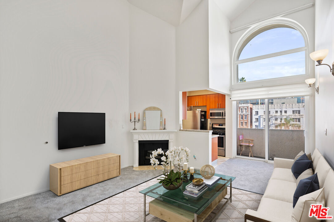 Property photo for 620 S Gramercy Pl, #431, Los Angeles, CA