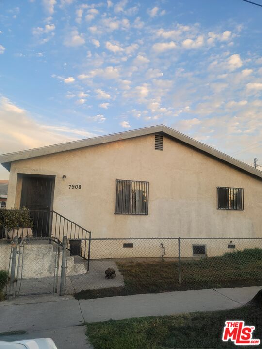 Property photo for 7908 Towne Ave, Los Angeles, CA