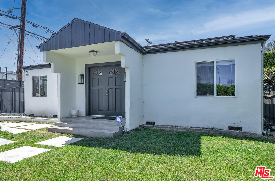 Property photo for 2845 S BARRINGTON AVE, Los Angeles, CA