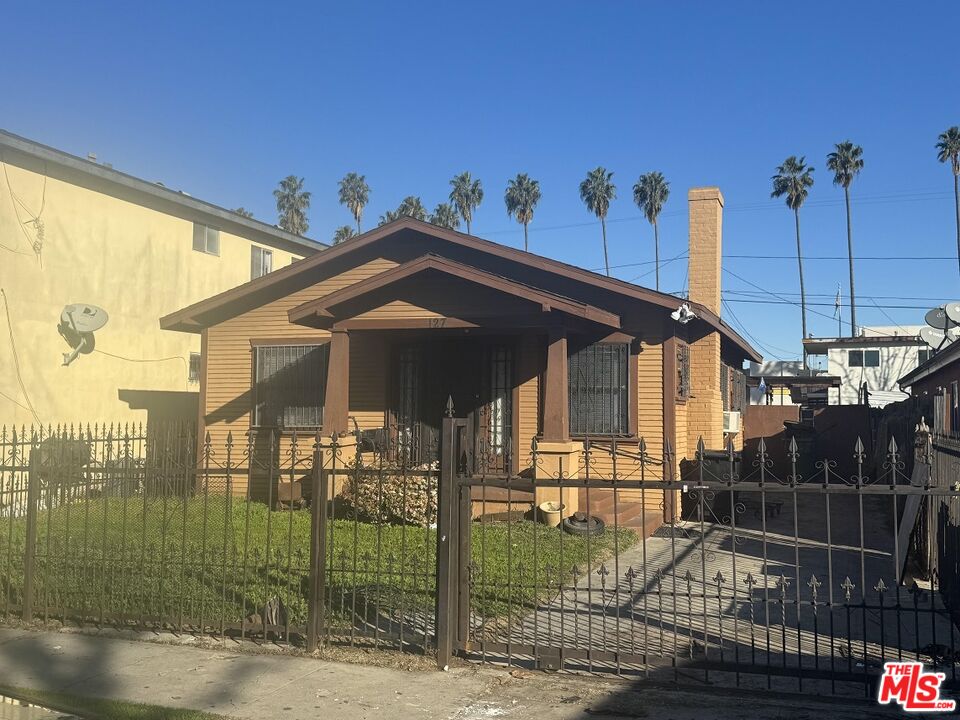 Property photo for 127 W 59th Pl, Los Angeles, CA