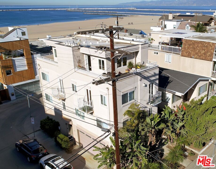 Property photo for 6521 Pacific Ave, Playa Del Rey, CA