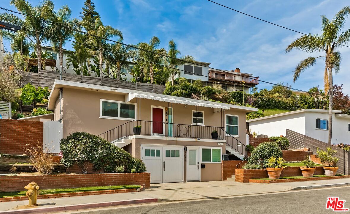 Property photo for 7031 Earldom Ave, Playa Del Rey, CA