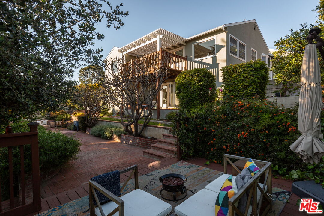 Property photo for 4589 Orchid Dr, Los Angeles, CA