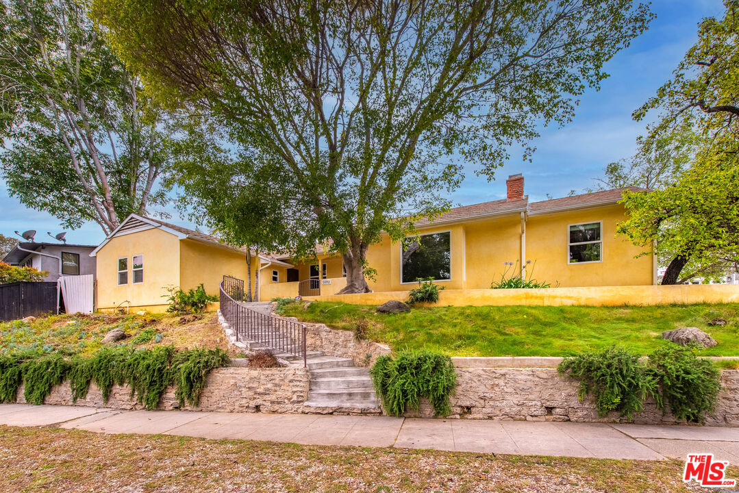 Property photo for 16751 W Sunset Blvd, Pacific Palisades, CA