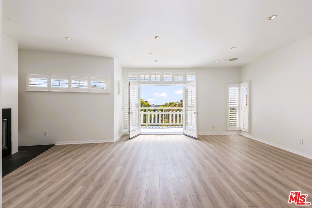 Property photo for 3019 3rd St, #203, Santa Monica, CA