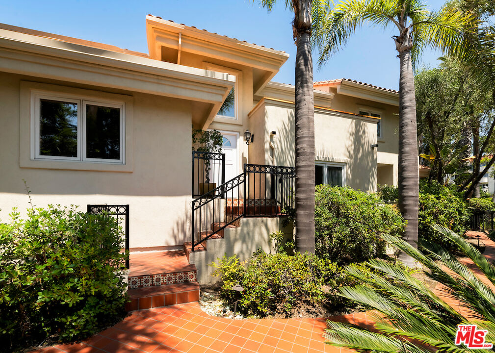 Property photo for 839 1/2 S Bundy Dr, Los Angeles, CA