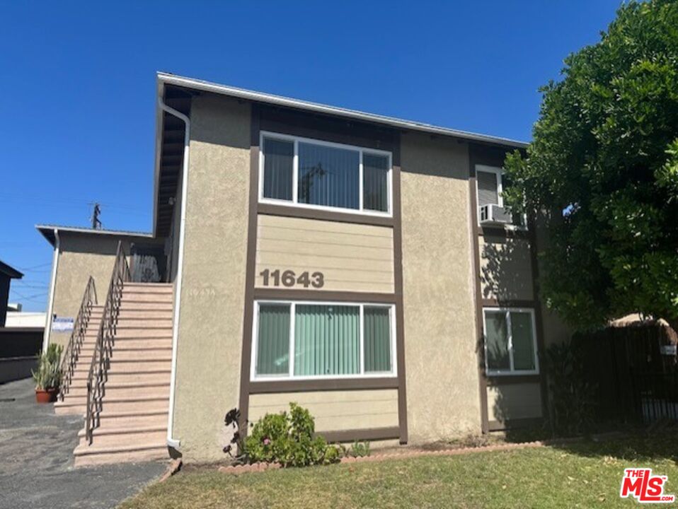 Property photo for 11643 Acacia Ave, #C, Hawthorne, CA