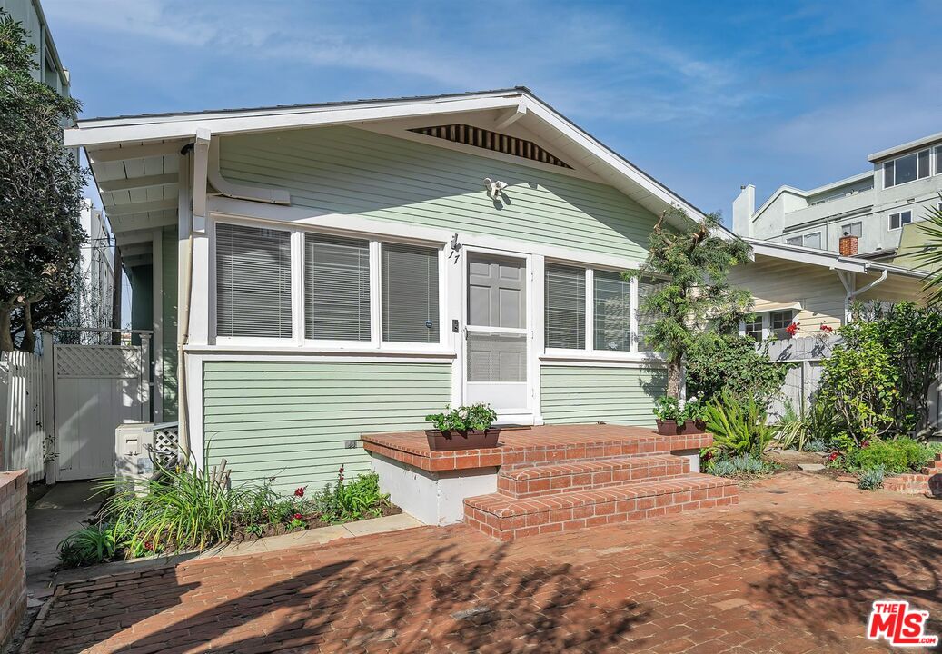 Property photo for 17 Ironsides St, Marina Del Rey, CA