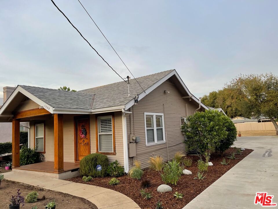 Property photo for 1700 Navarro Ave, Pasadena, CA