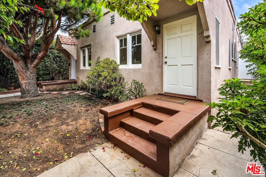 Property photo for 708 B Boccaccio Ave, Venice, CA