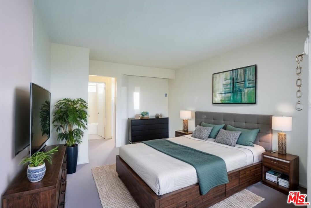 Property photo for 571 Fairview Ave, #17, Los Angeles, CA