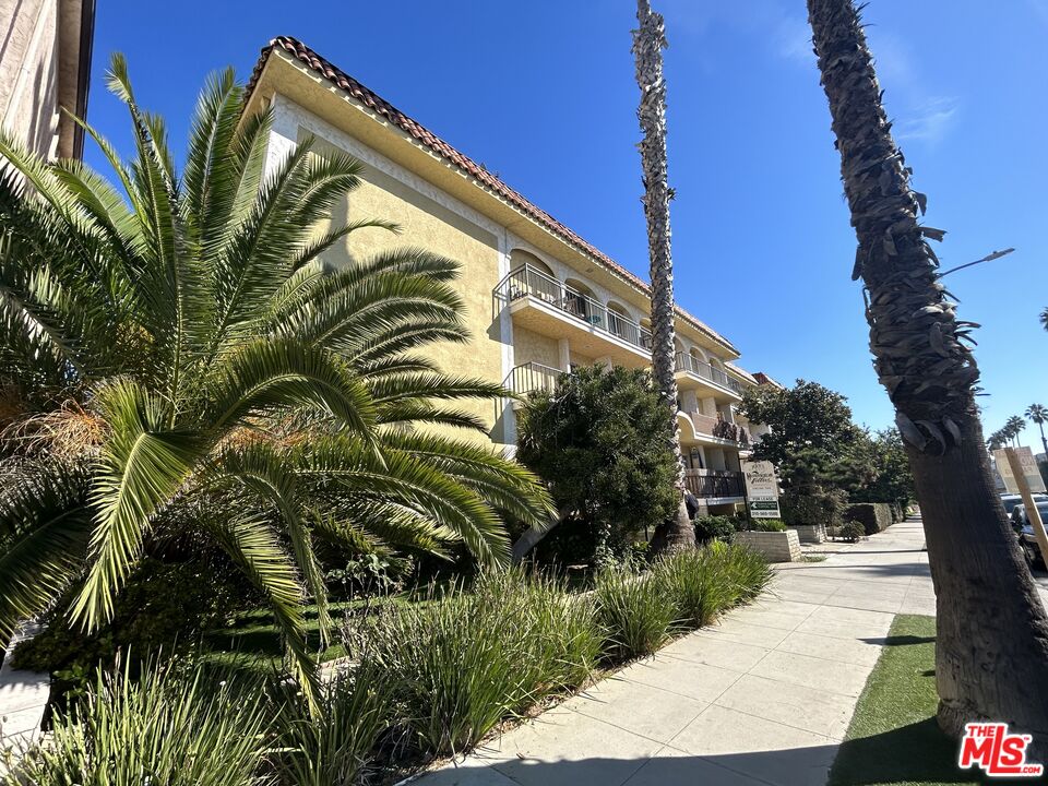 Property photo for 1033 6TH ST, #212, Santa Monica, CA
