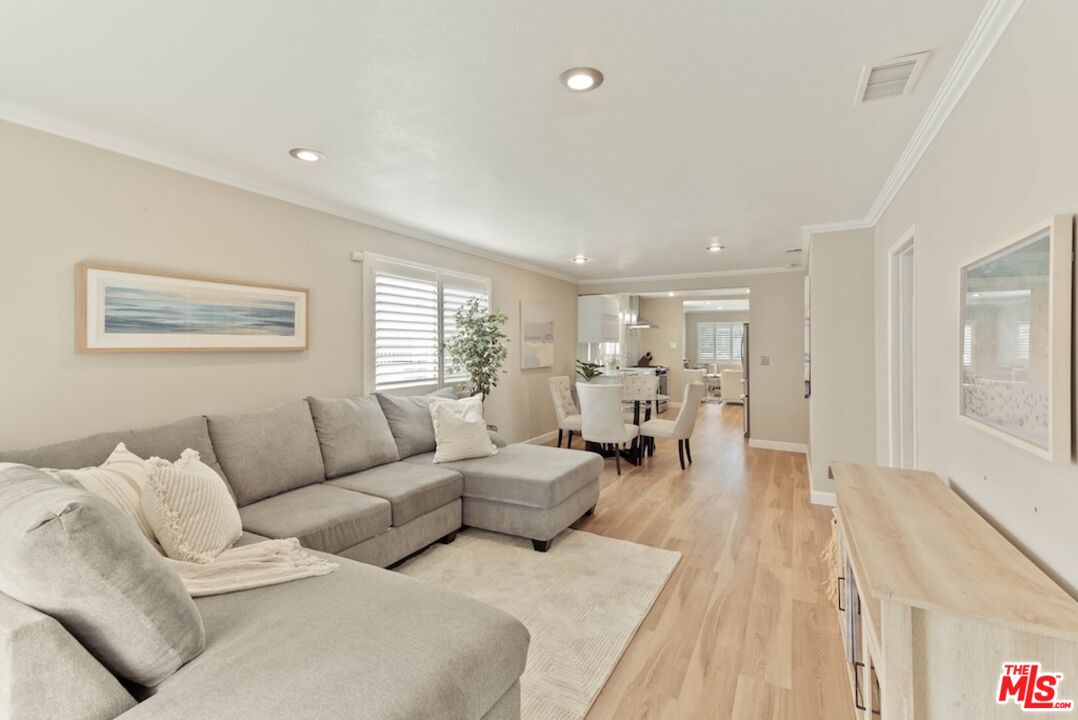 Property photo for 13900 Grevillea Ave, Hawthorne, CA