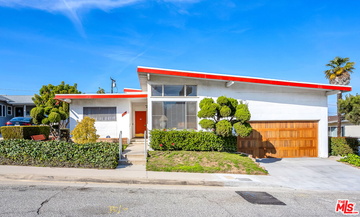 Property photo for 5925 Blairstone Dr, Culver City, CA