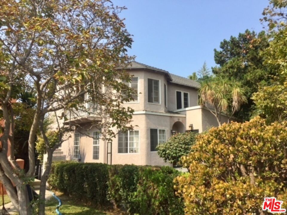 Property photo for 4516 ST CHARLES PL, Los Angeles, CA