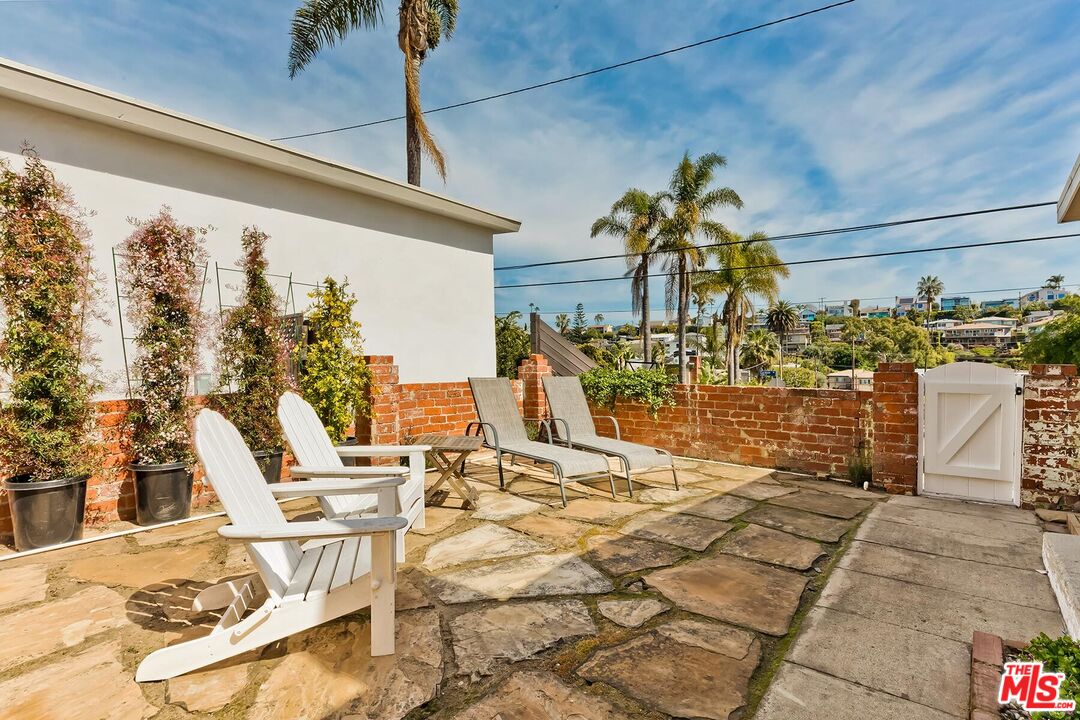 Property photo for 7031 Earldom Ave, Playa Del Rey, CA