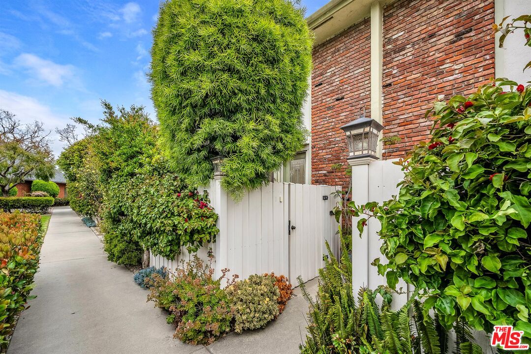 Property photo for 5215 S SEPULVEDA BLVD, #17A, Culver City, CA