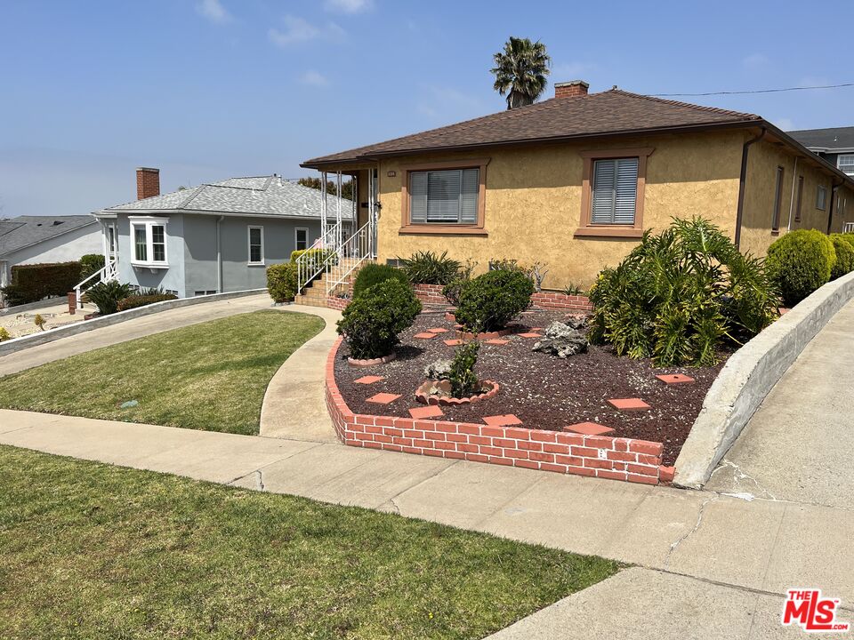 Property photo for 12315 Stanwood Dr, Los Angeles, CA