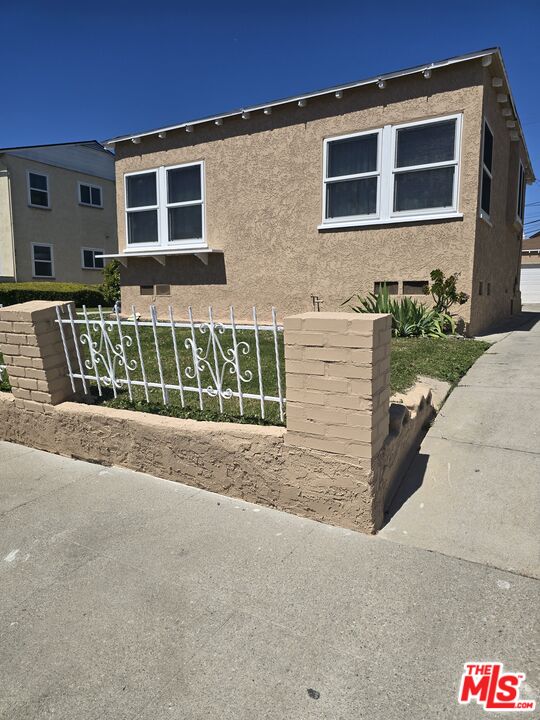 Property photo for 8464 Byrd Ave, Inglewood, CA