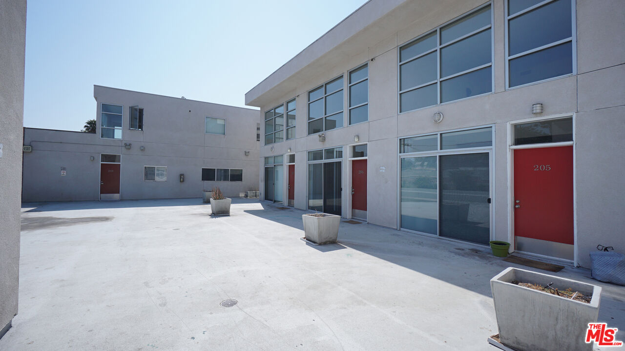 Property photo for 922 W 23Rd St, #201, Los Angeles, CA
