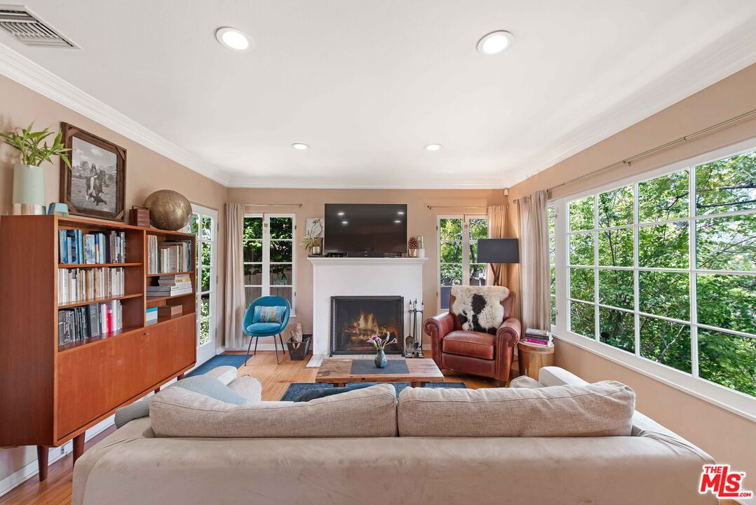 Property photo for 3217 Bennett Dr, Los Angeles, CA