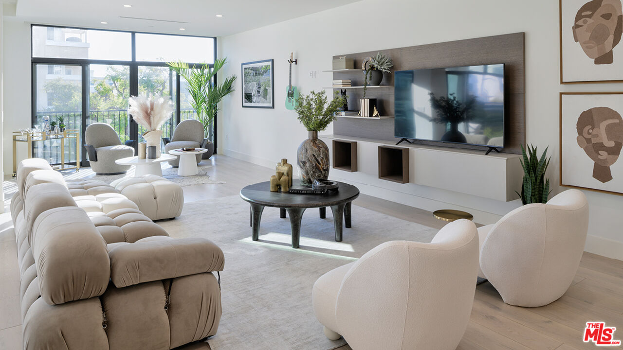 Property photo for 425 N Palm Dr, #403, Beverly Hills, CA
