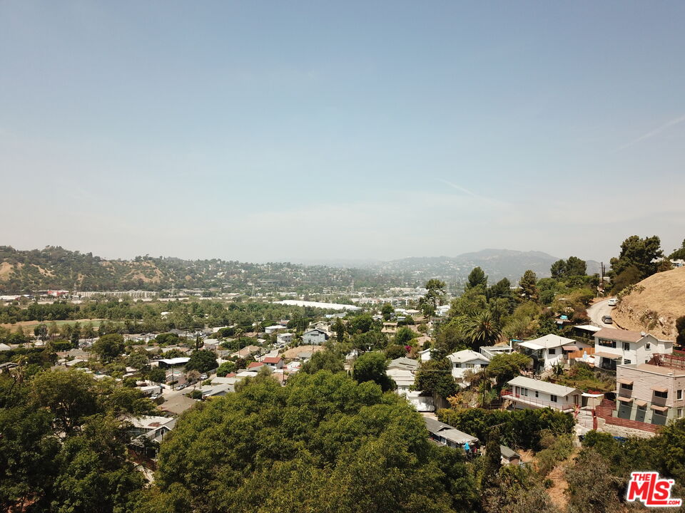 Property photo for 1526 N Cliff Dr, Los Angeles, CA