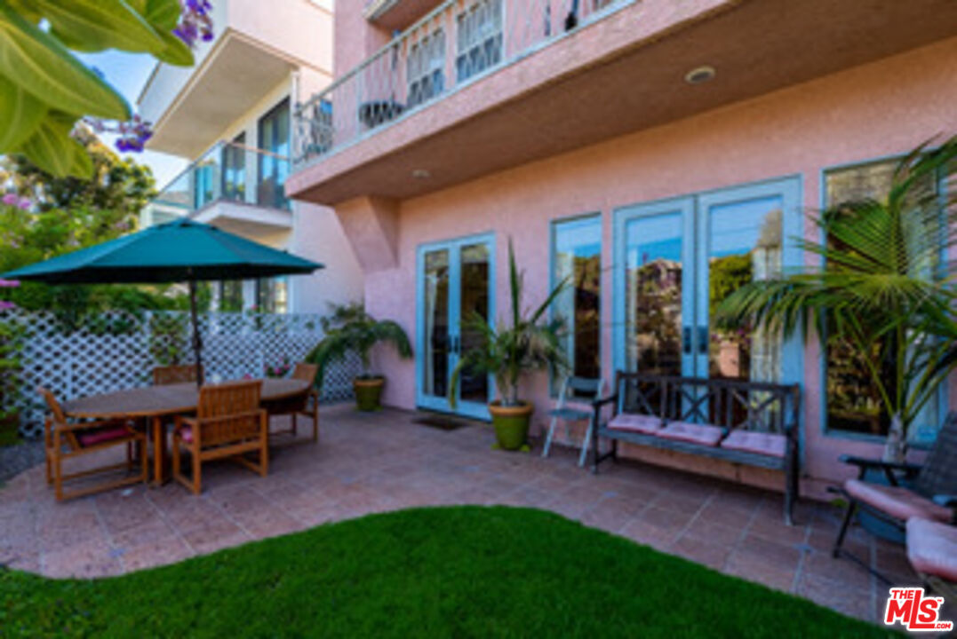 Property photo for 225 Sherman Canal, Venice, CA