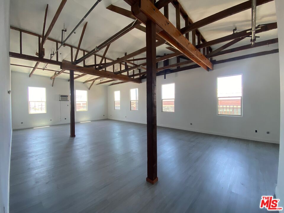 Property photo for 726 S Santa Fe Ave, #303, Los Angeles, CA