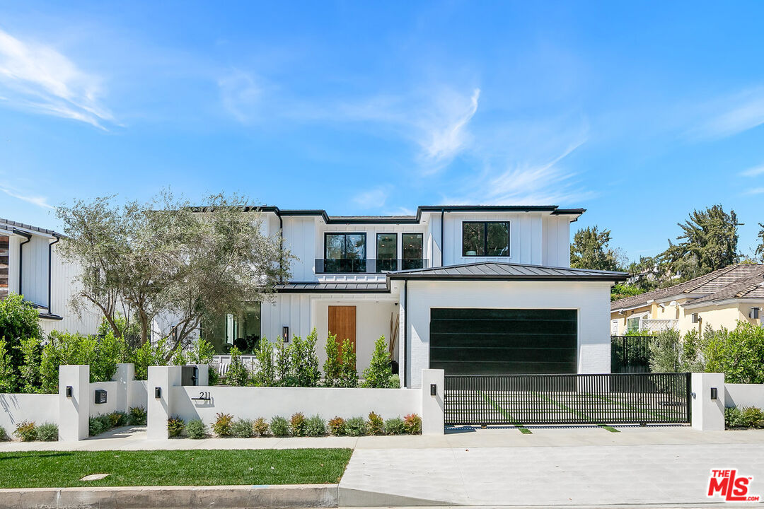 Property photo for 211 Veteran Ave, Los Angeles, CA