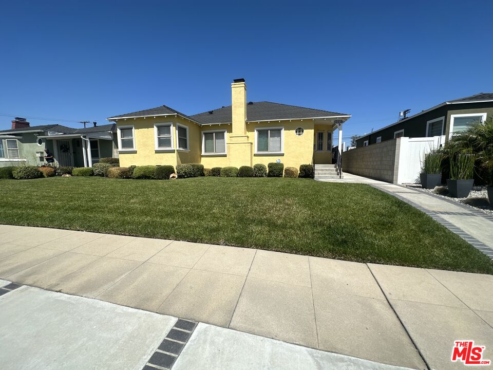 Property photo for 10410 S Manhattan Pl, Los Angeles, CA