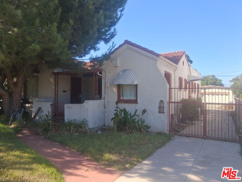 Property photo for 2923 W 76th St, Los Angeles, CA