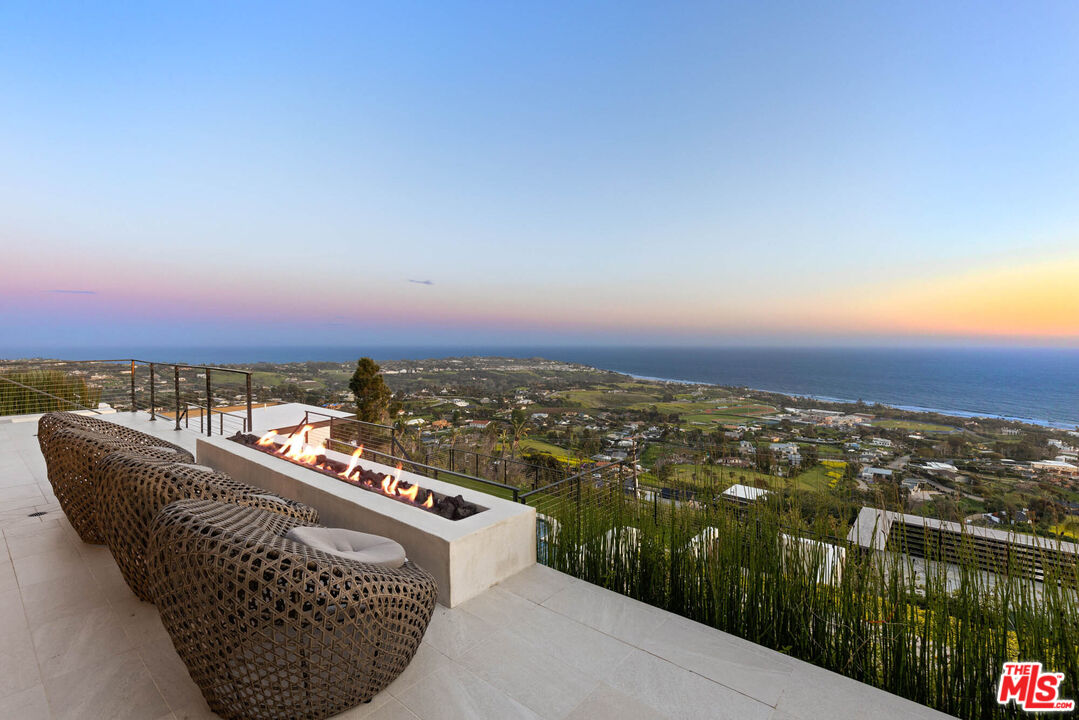Property photo for 5366 Horizon Dr, Malibu, CA