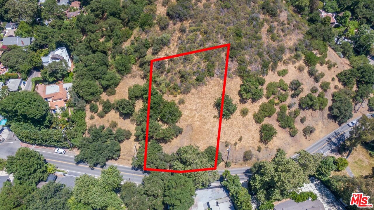 Property photo for 2250 Benedict Canyon Dr, Beverly Hills, CA