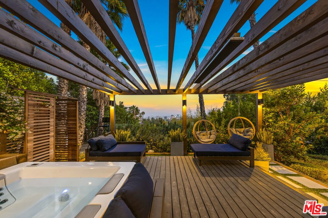 Property photo for 6345 Bryn Mawr Dr, Los Angeles, CA