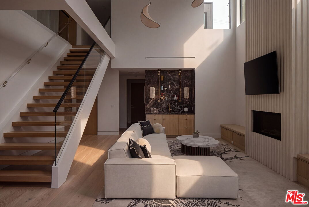 Property photo for 738 Palms Blvd, Venice, CA