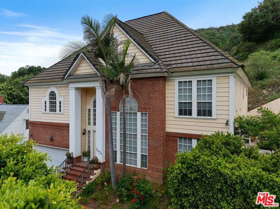 Property photo for 2431 Benedict Canyon Dr, Beverly Hills, CA