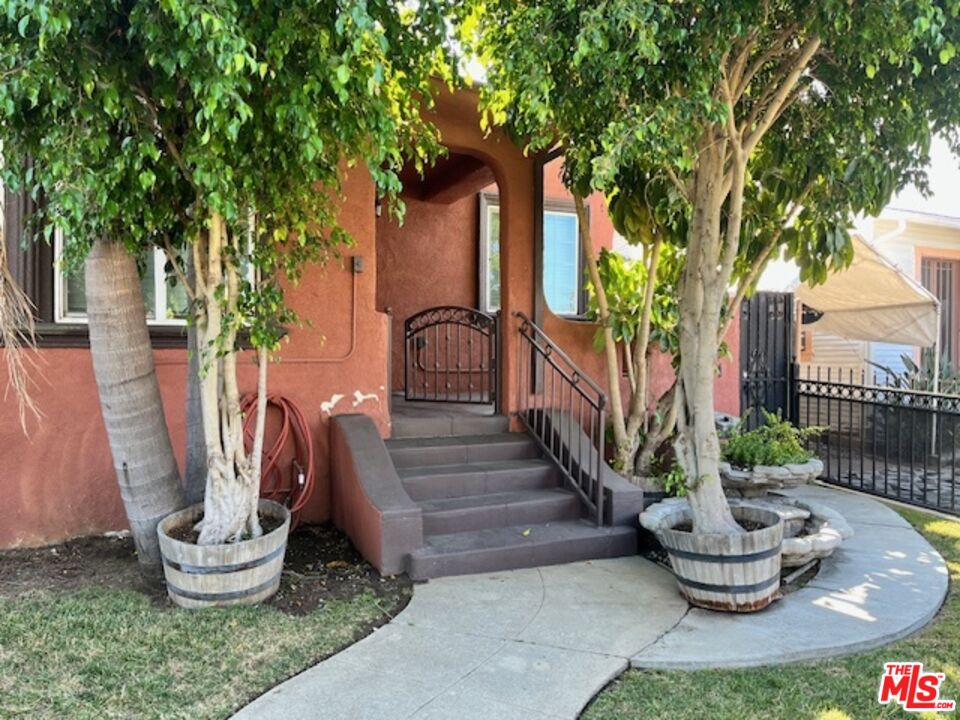 Property photo for 5851 7th Ave, Los Angeles, CA