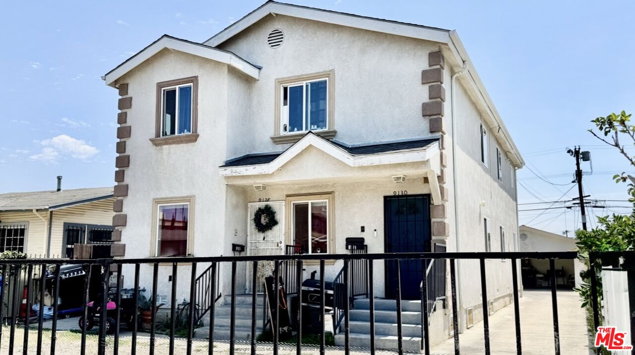 Property photo for 9128 Menlo Ave, #-, Los Angeles, CA