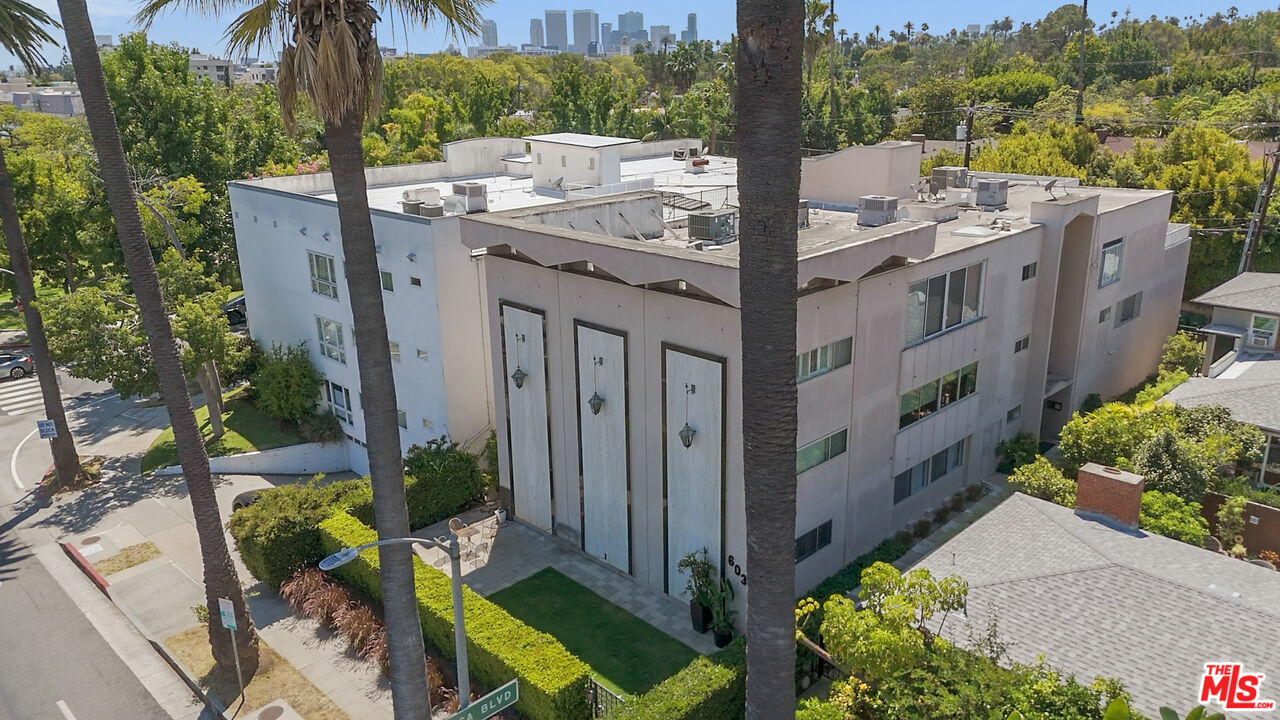 Property photo for 603 N Doheny Dr, #2B, Beverly Hills, CA