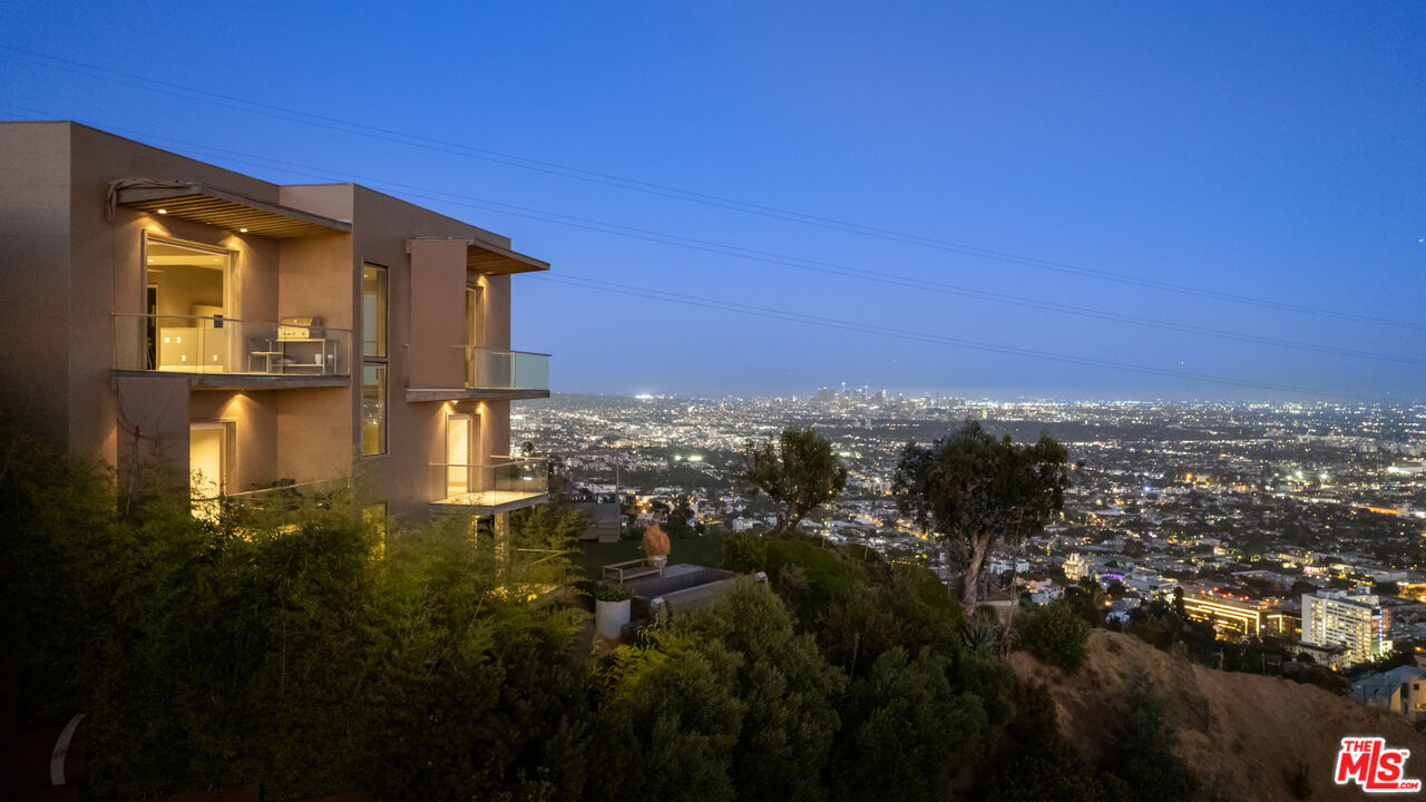 Property photo for 1600 Viewmont Dr, Los Angeles, CA