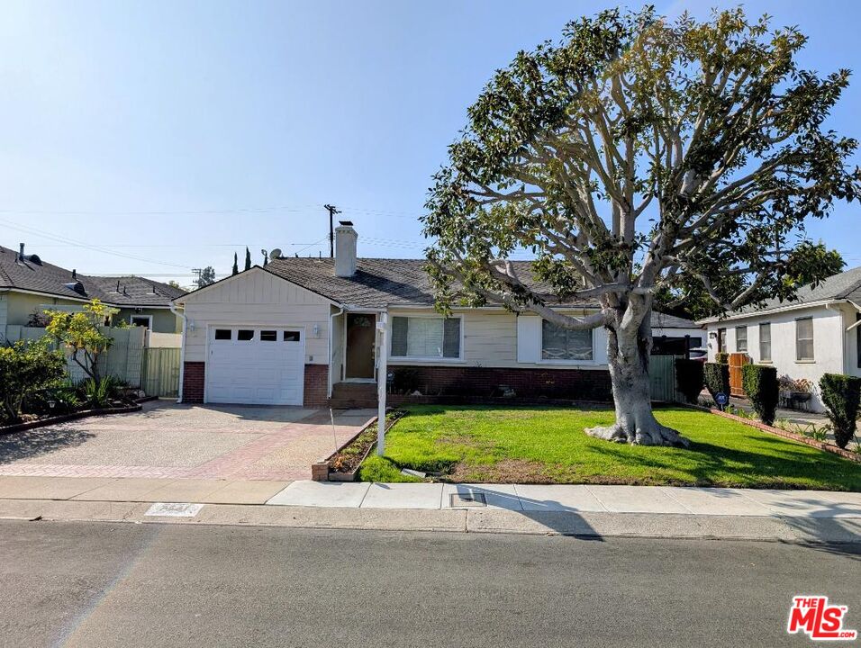 Property photo for 7541 Agnew Ave, Los Angeles, CA