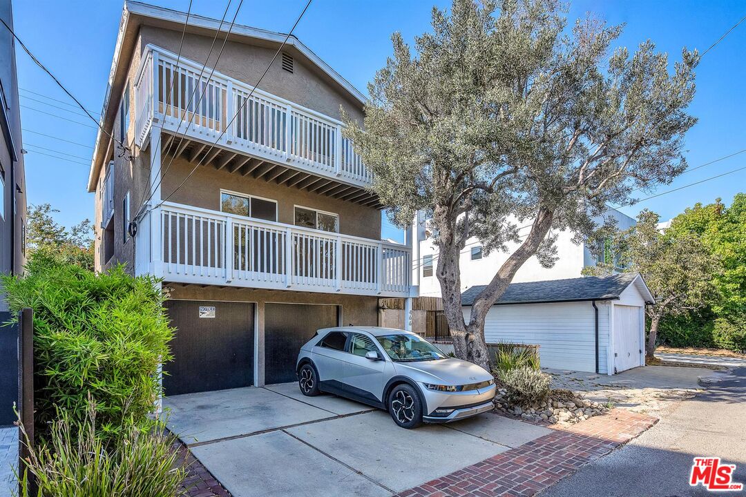 Property photo for 466 S Venice Blvd, Venice, CA