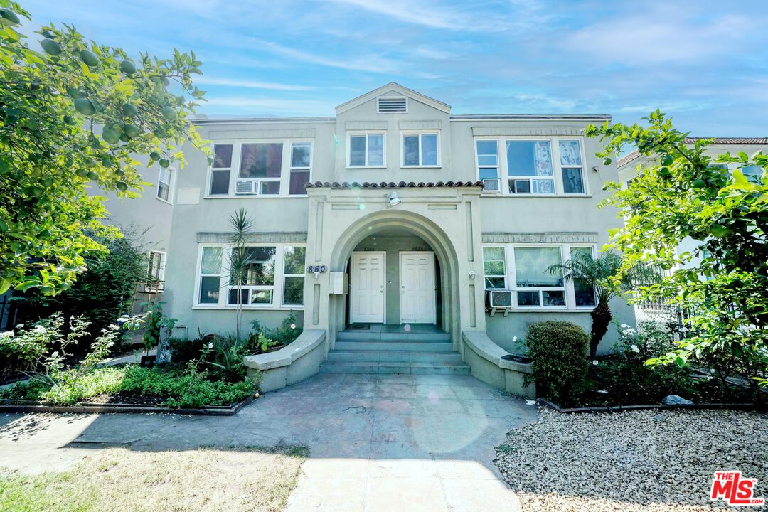 Property photo for 850 W Martin Luther King Jr Blvd, Los Angeles, CA