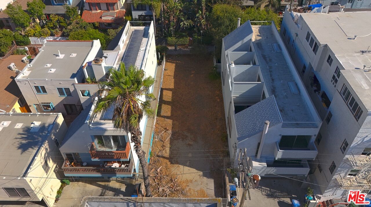 Property photo for 23 Wavecrest Ave, Venice, CA