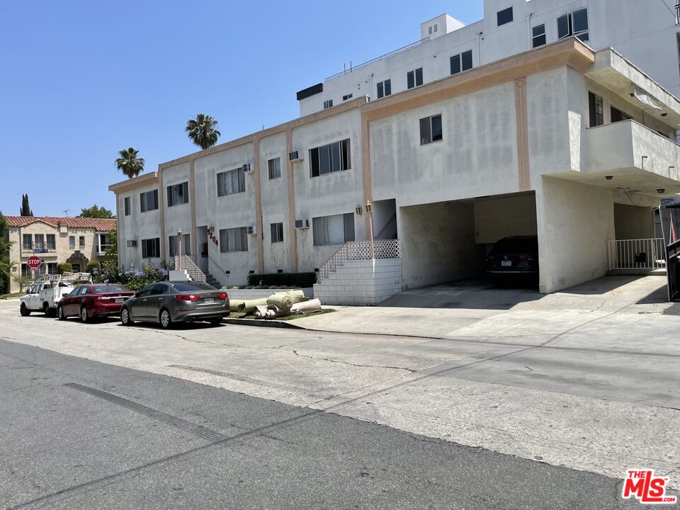 Property photo for 9204 Whitworth Dr, #5, Los Angeles, CA